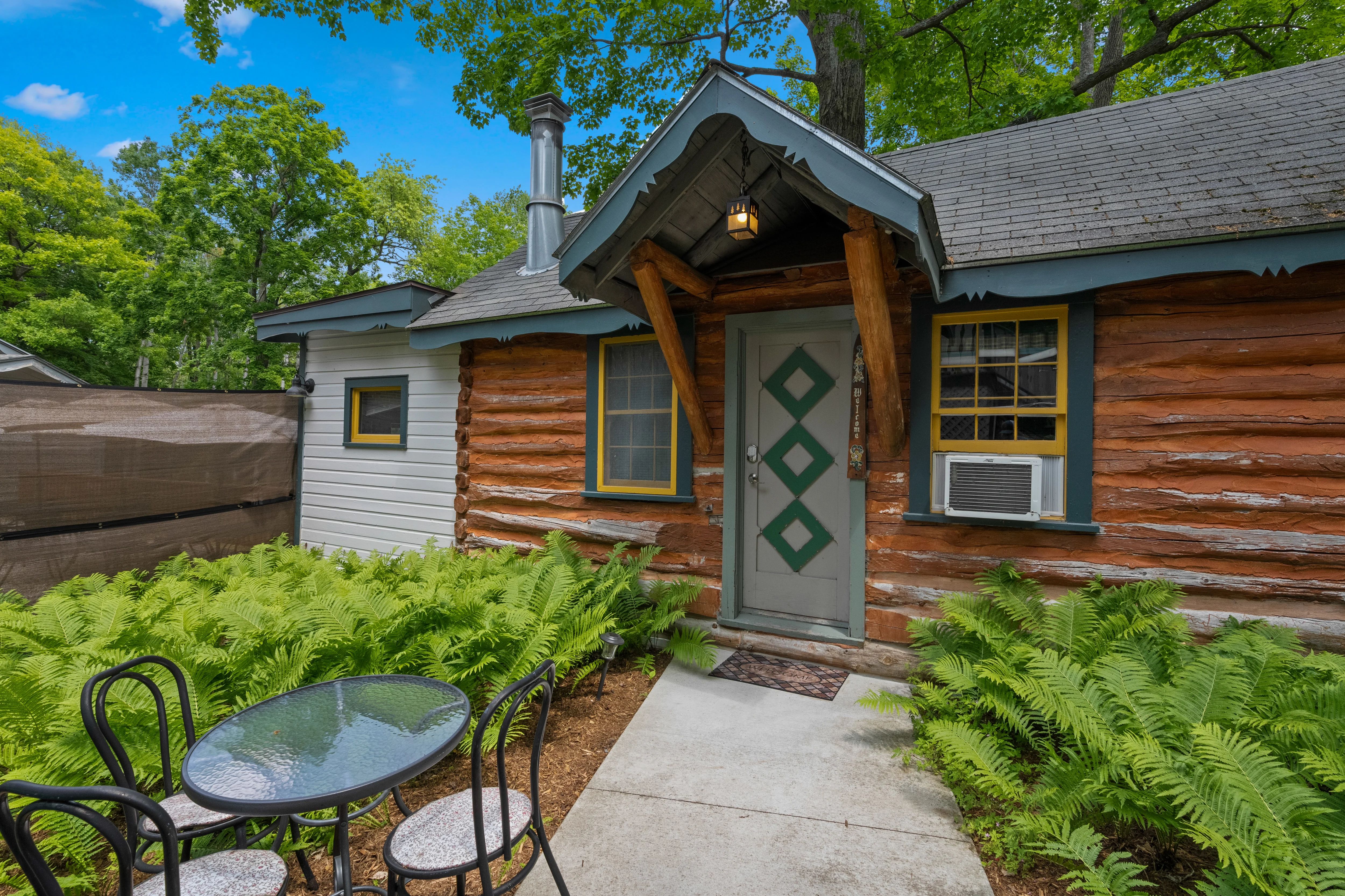 Cara's Cabin